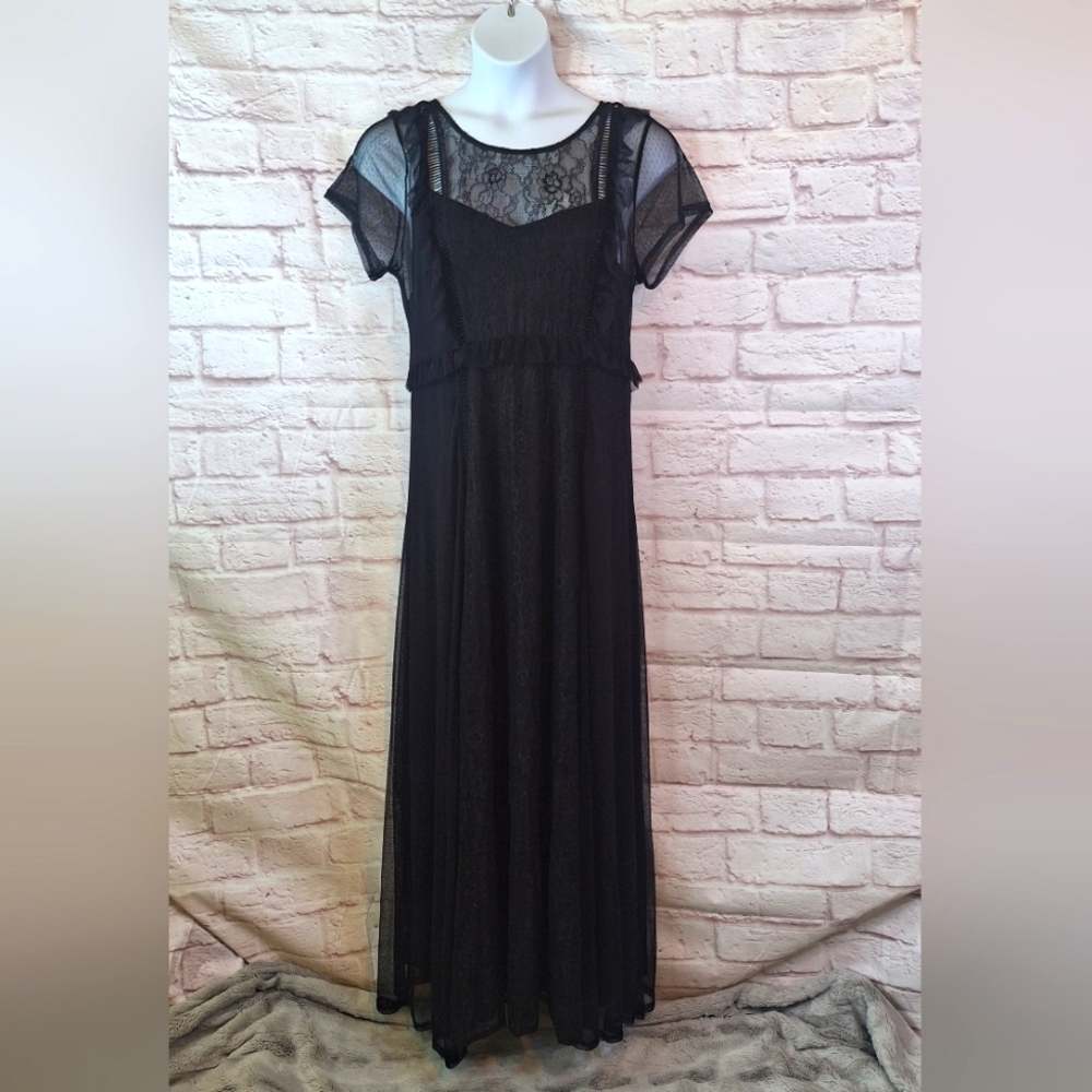 Torrid Size 1 14/16 Runway Collection Black Lace Overlay Maxi - FLAW